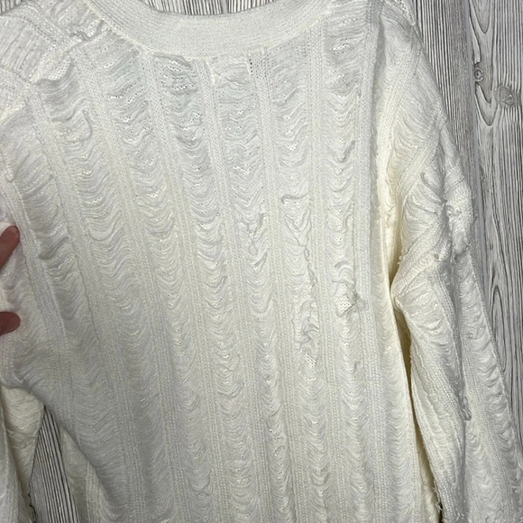 bke sweater size medium distressed look cream color - Picture 6 of 7